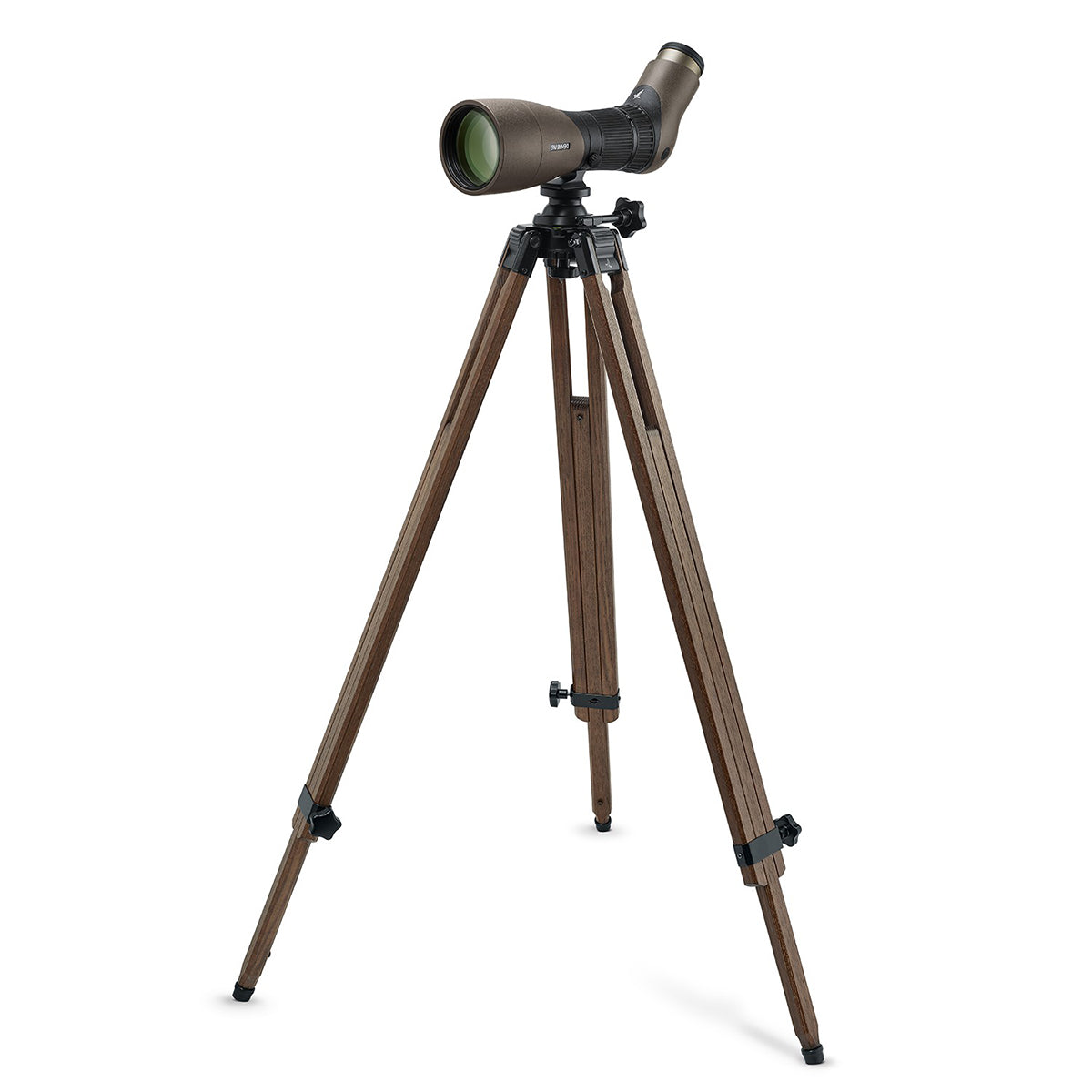 Telescopio Swarovski Optik ATX interior con trípode de madera