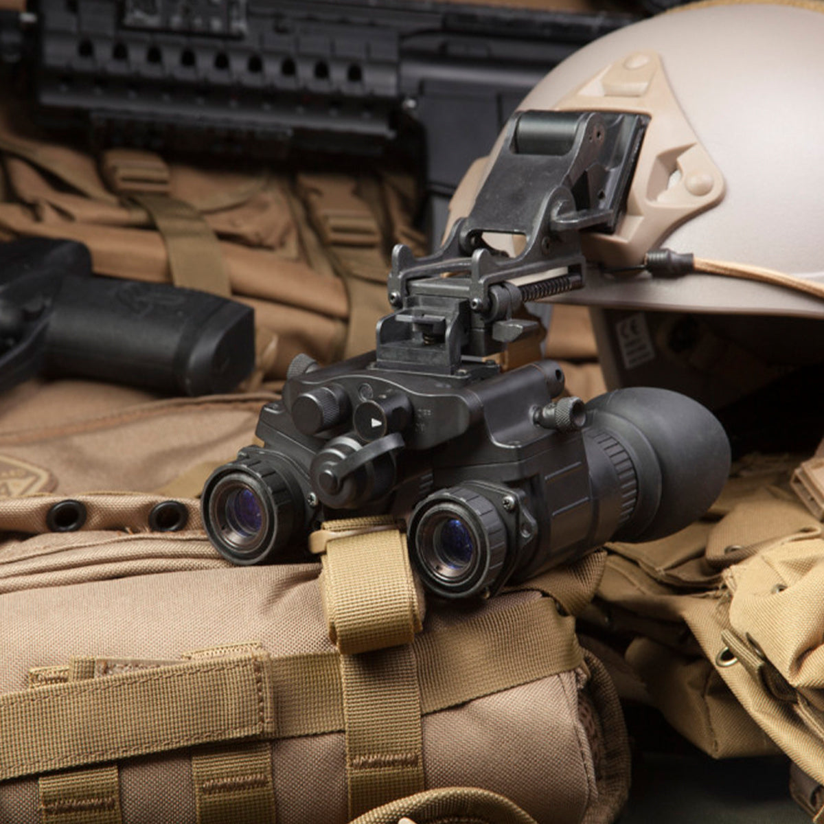 Gafas nocturnas AGM NVG-50 NL1